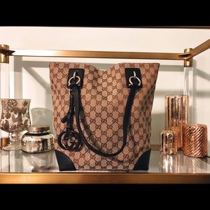 Meet your Posher, Leeanne